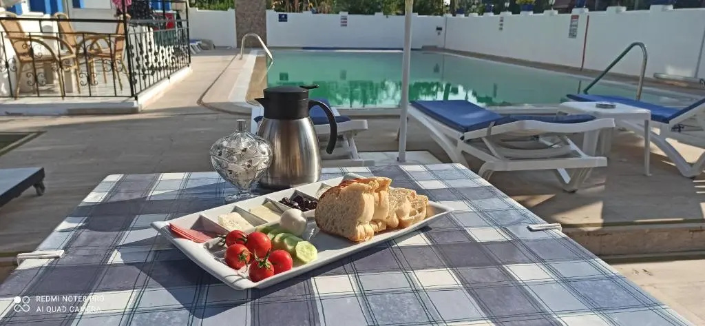 Food & Beverage