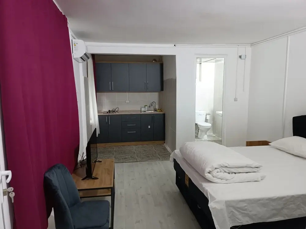 Economy room