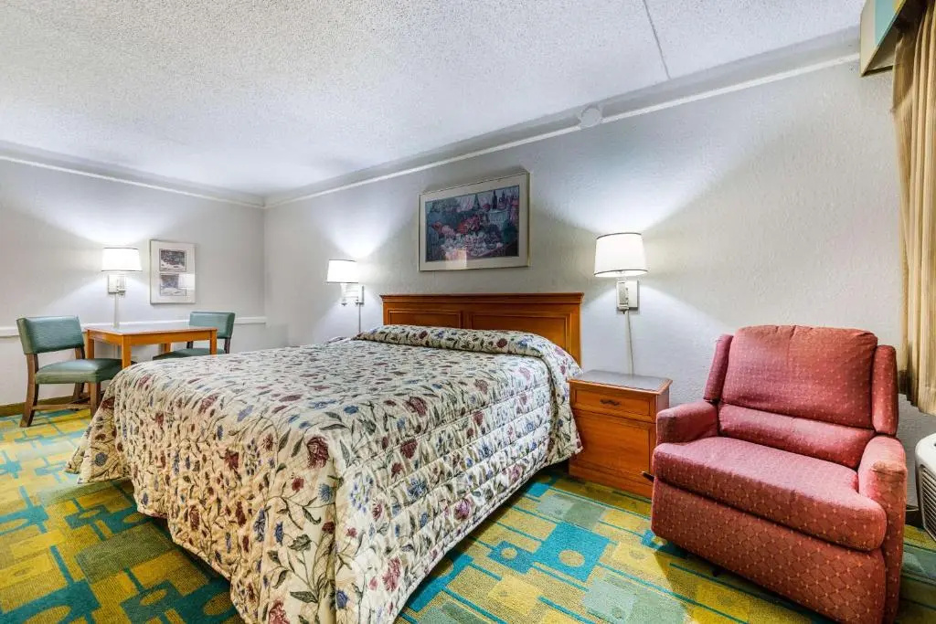 Standard Double room (full double bed)