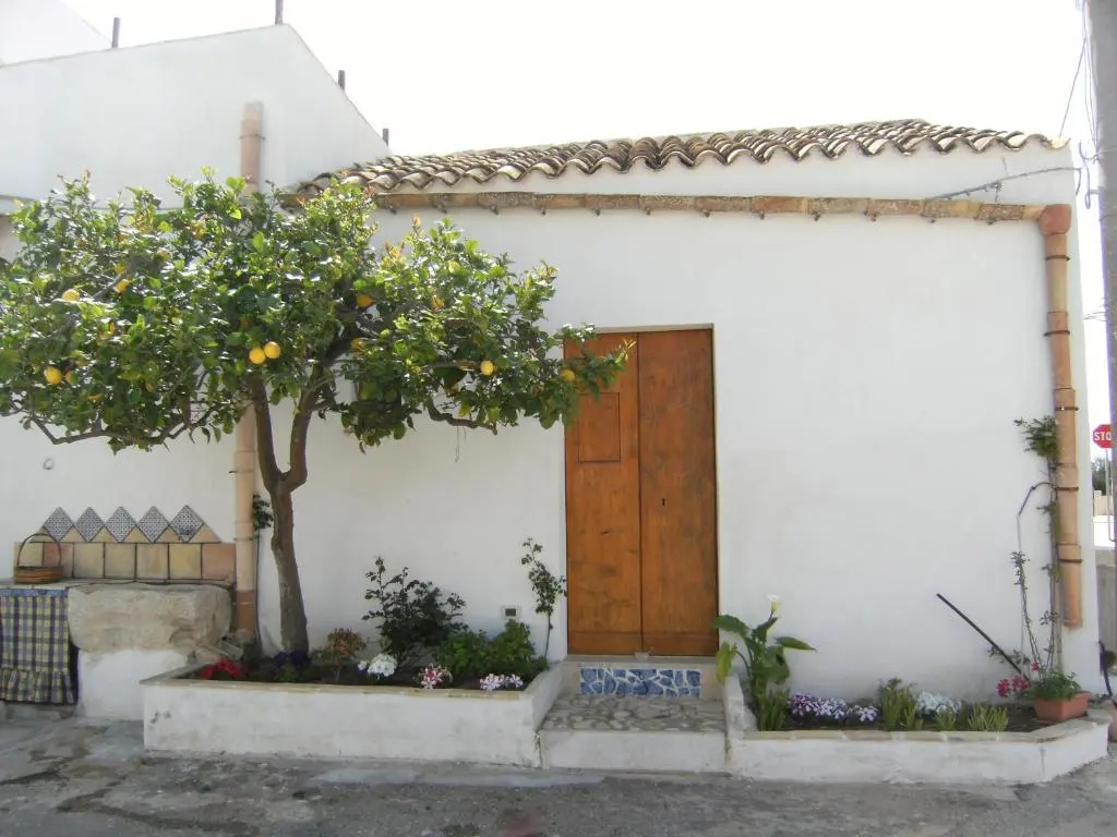 Standard Double room with garden view (full double bed)