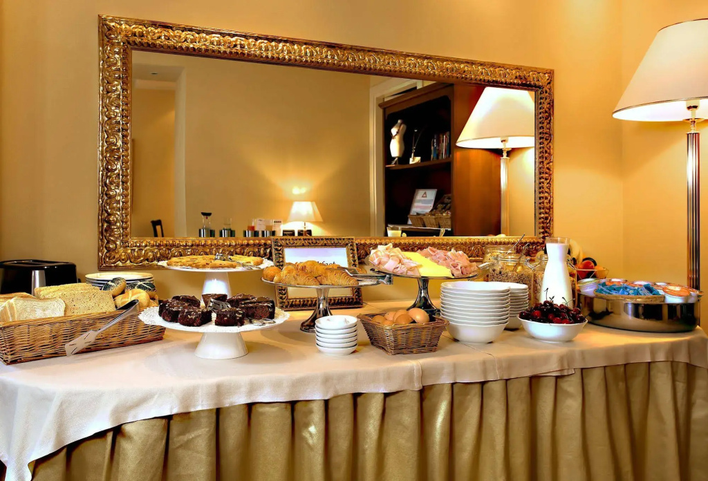 Hotel photo 12