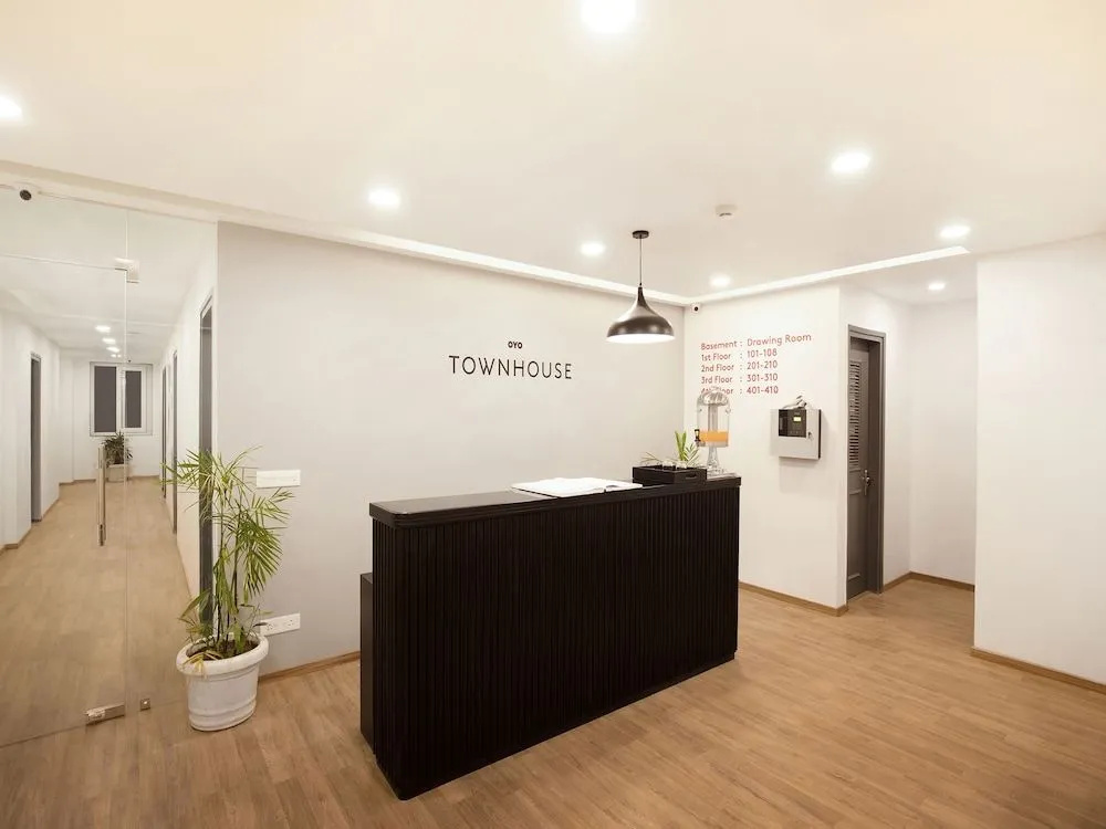 Lobby & Reception