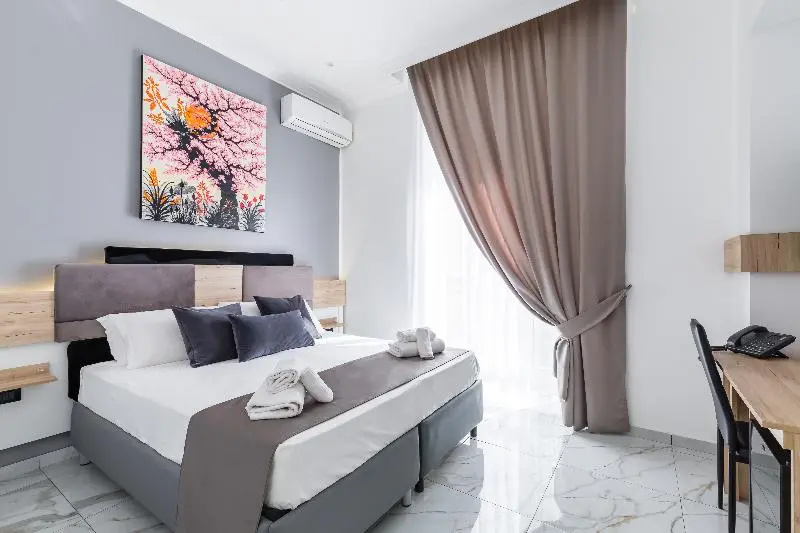 Superior Double room with mountain view (full double bed)