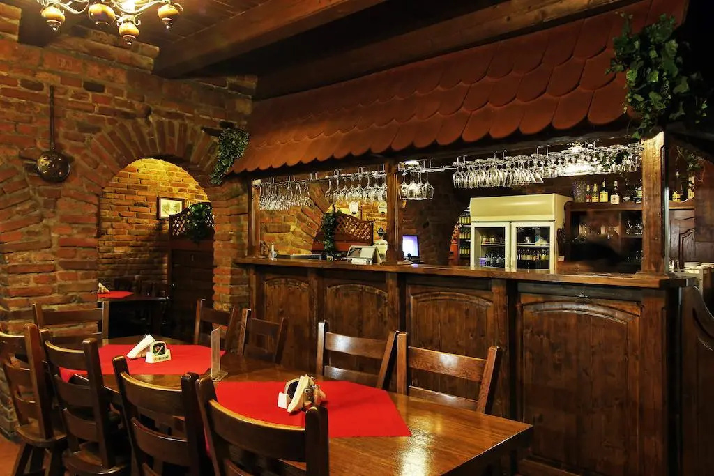 Food & Beverage
