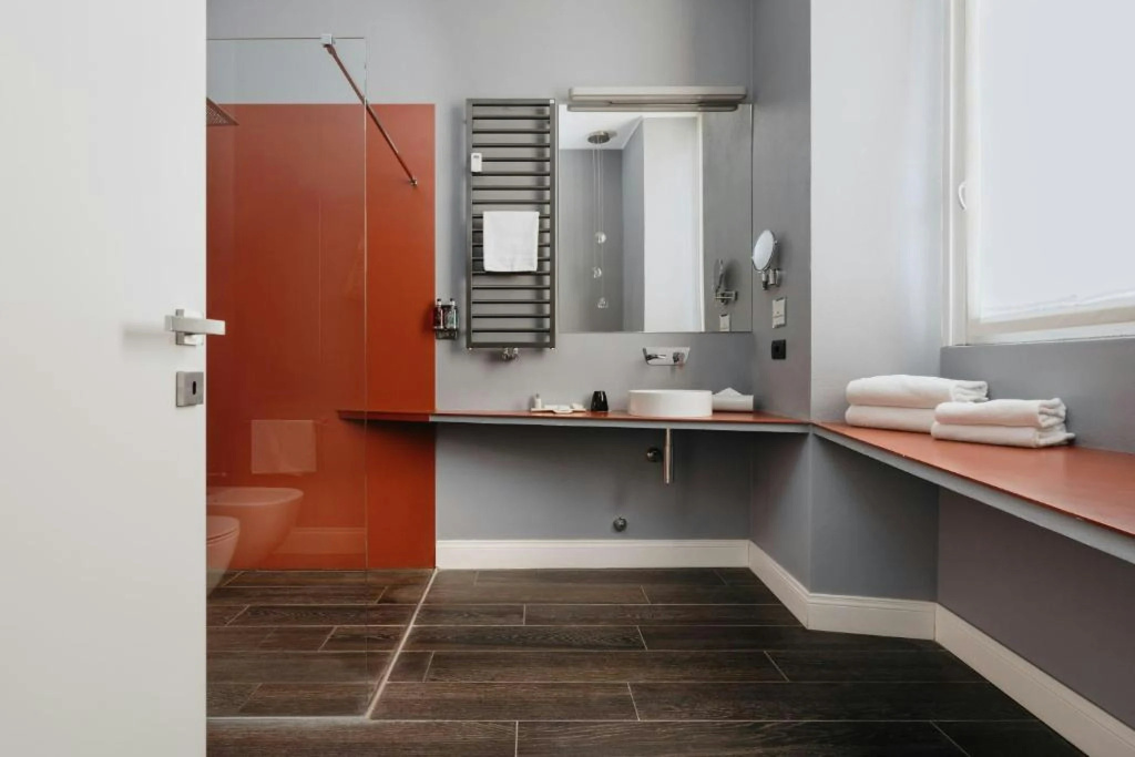 Отель Montenapoleone Suites в Милане