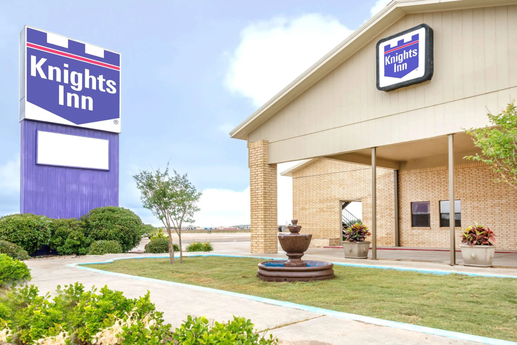 Knights Inn Slaton