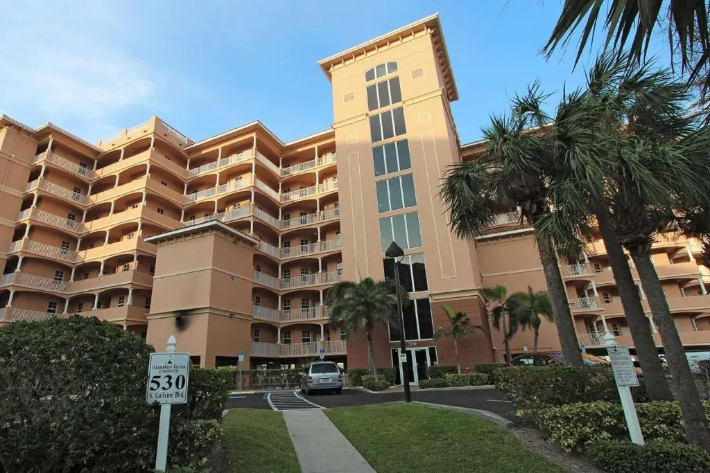 201 Harborview Grande