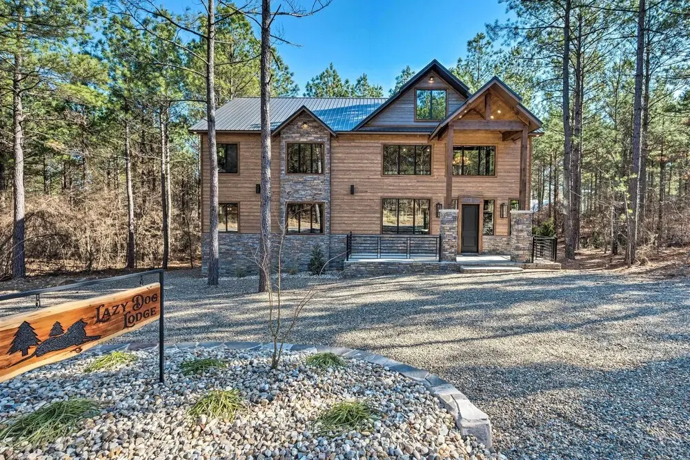Broken Bow 'lazy Dog Lodge' w/ Hot Tub, Pool Table