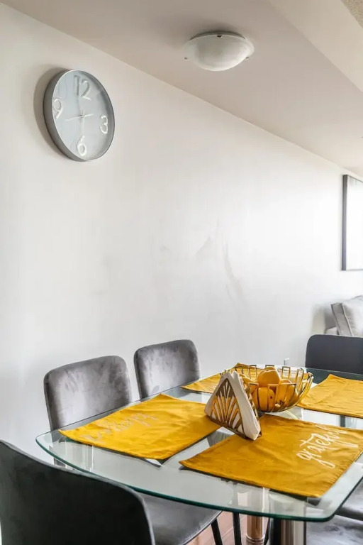 Simply Comfort Stunning Downtown Condos - фото 13