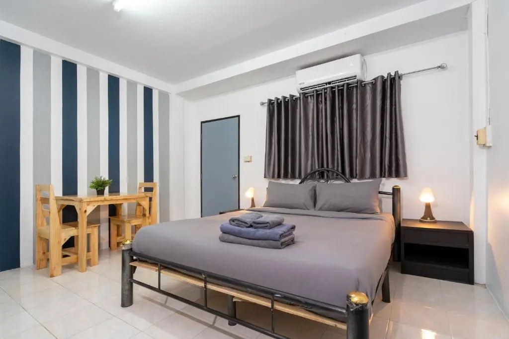 Economy room