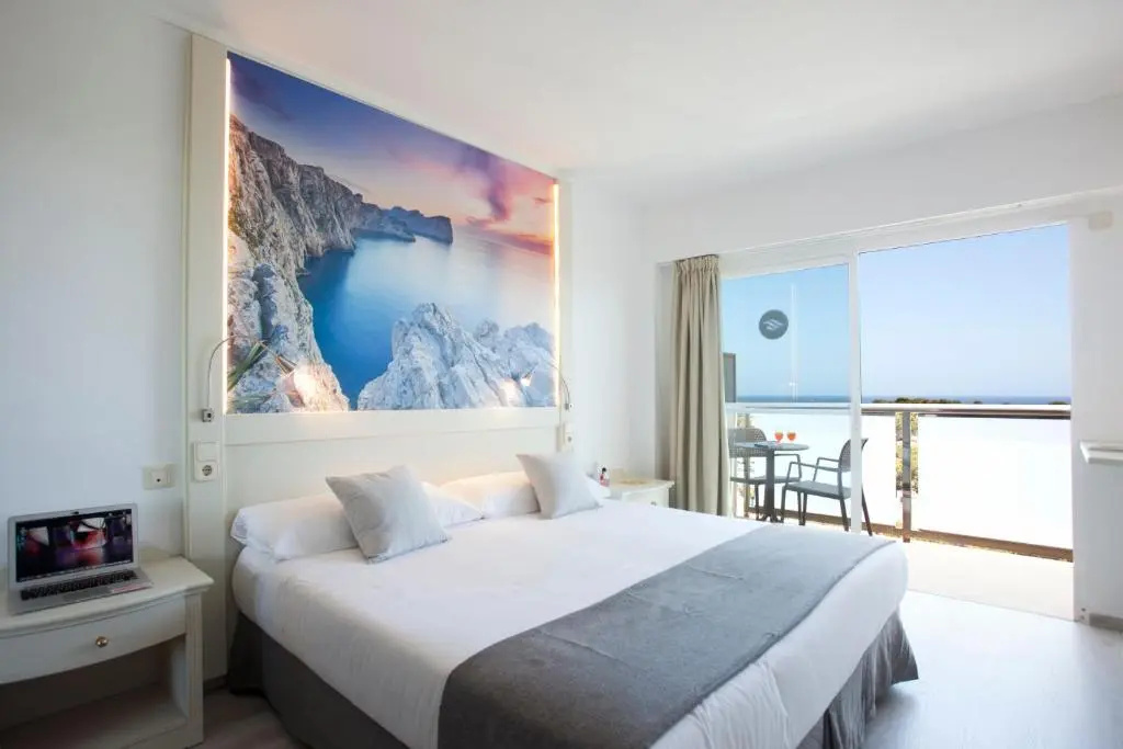Standard Double room with balcony (twin beds)