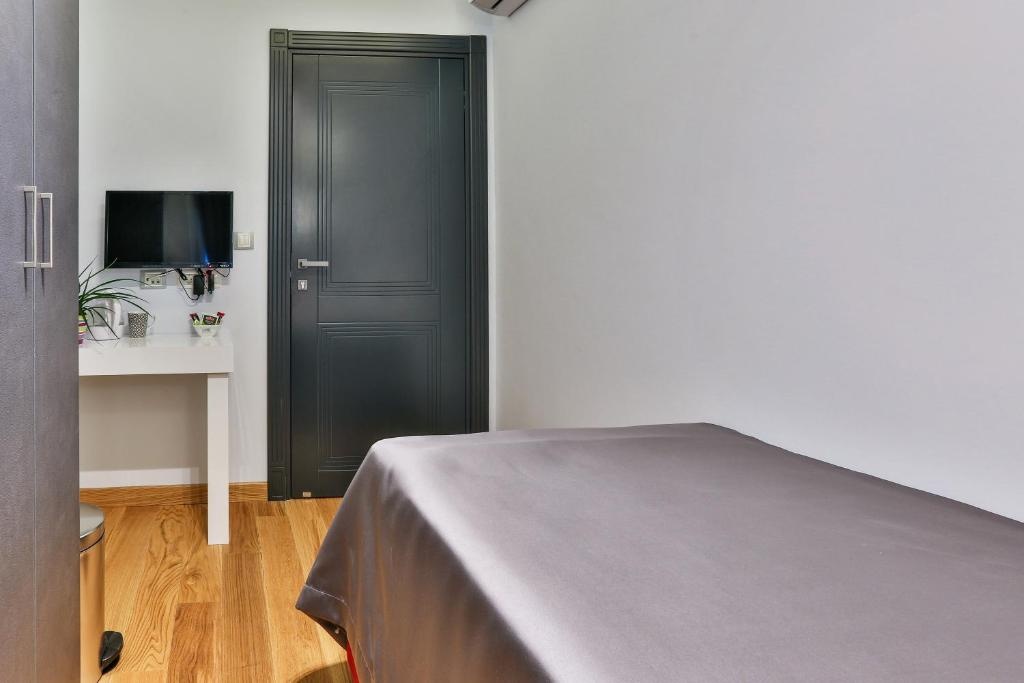 Deluxe room — room photo 1