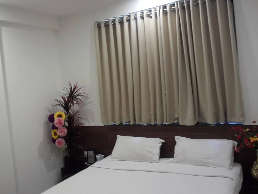 Hotel Flora Inn - фото 3