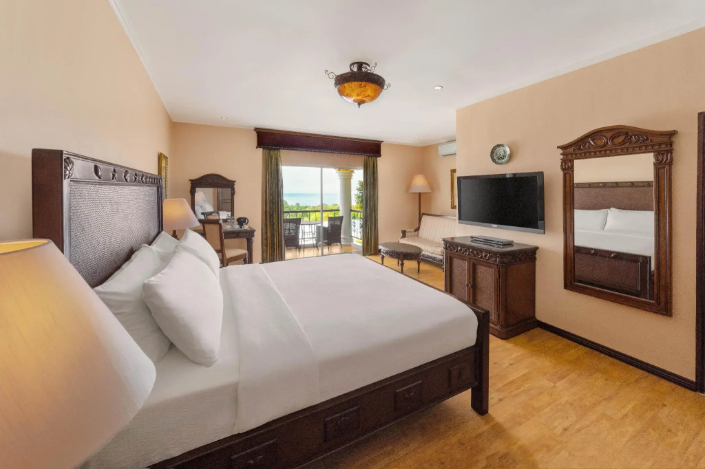 Premier Double room with sea view (full double bed)