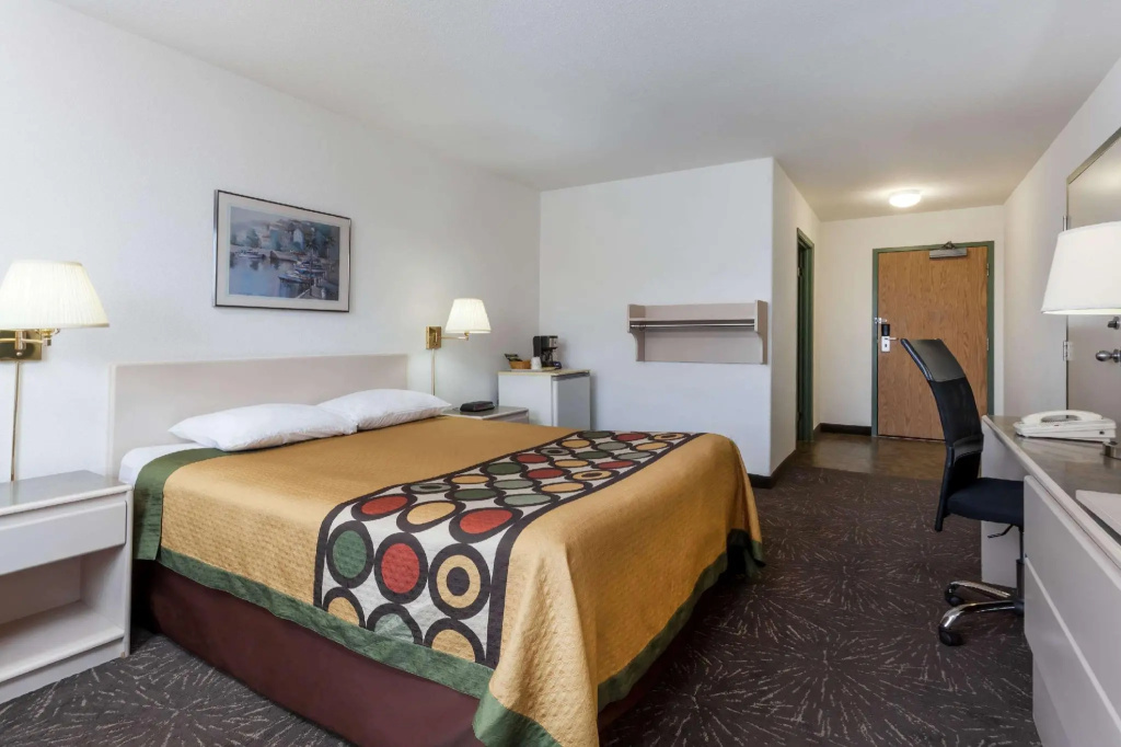 Standard Double Basement room (full double bed)