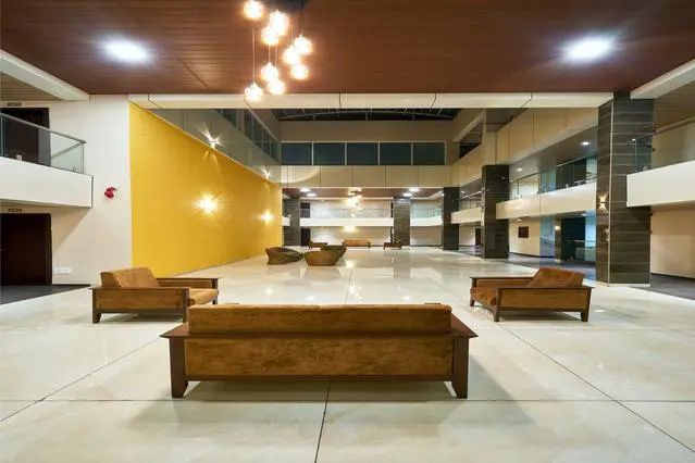Lobby & Reception