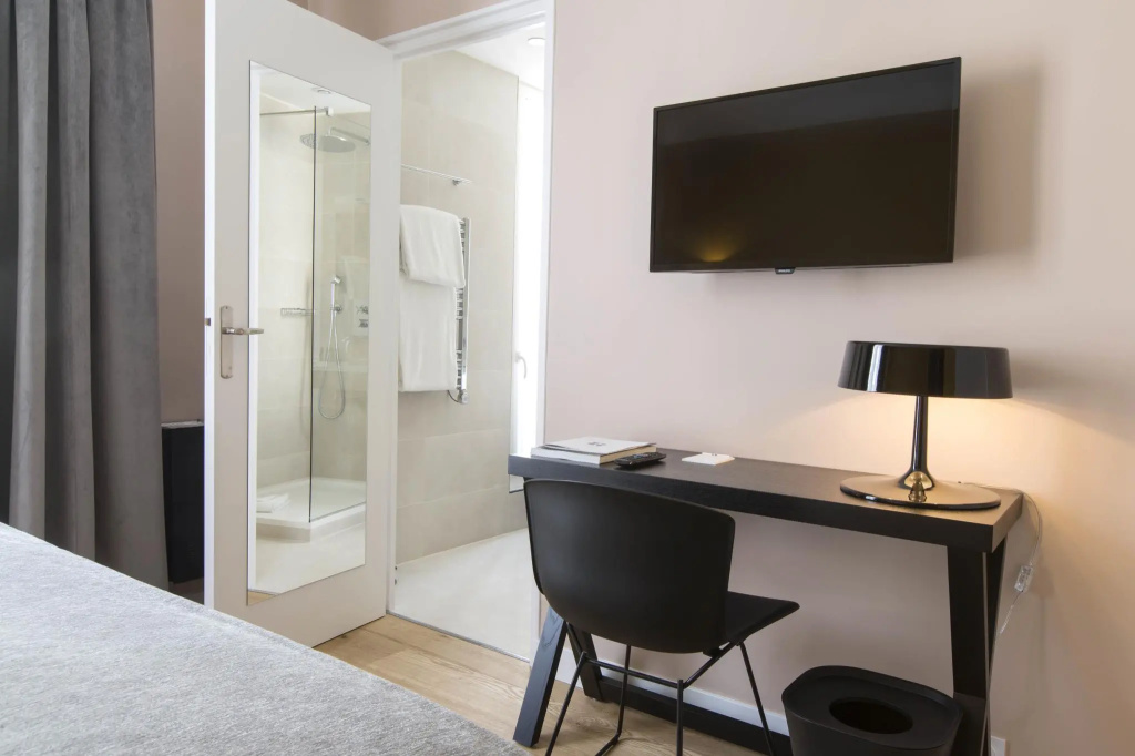 Superior room
