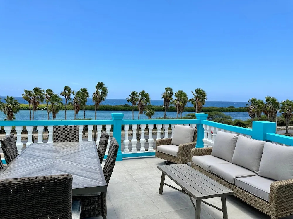 Merakii Seaview Escape Curacao