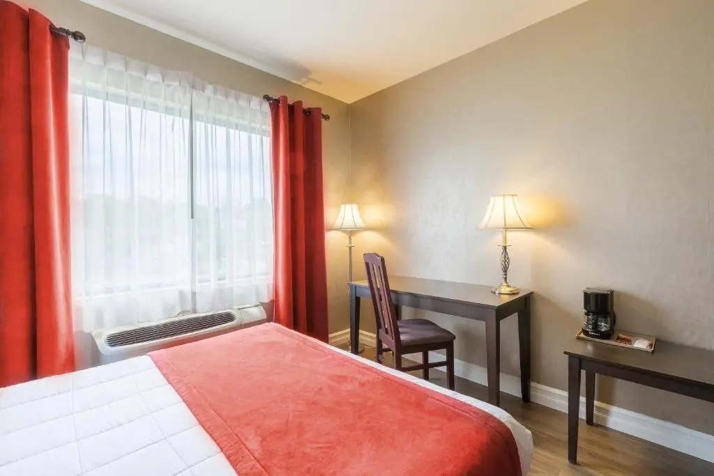 Economy room