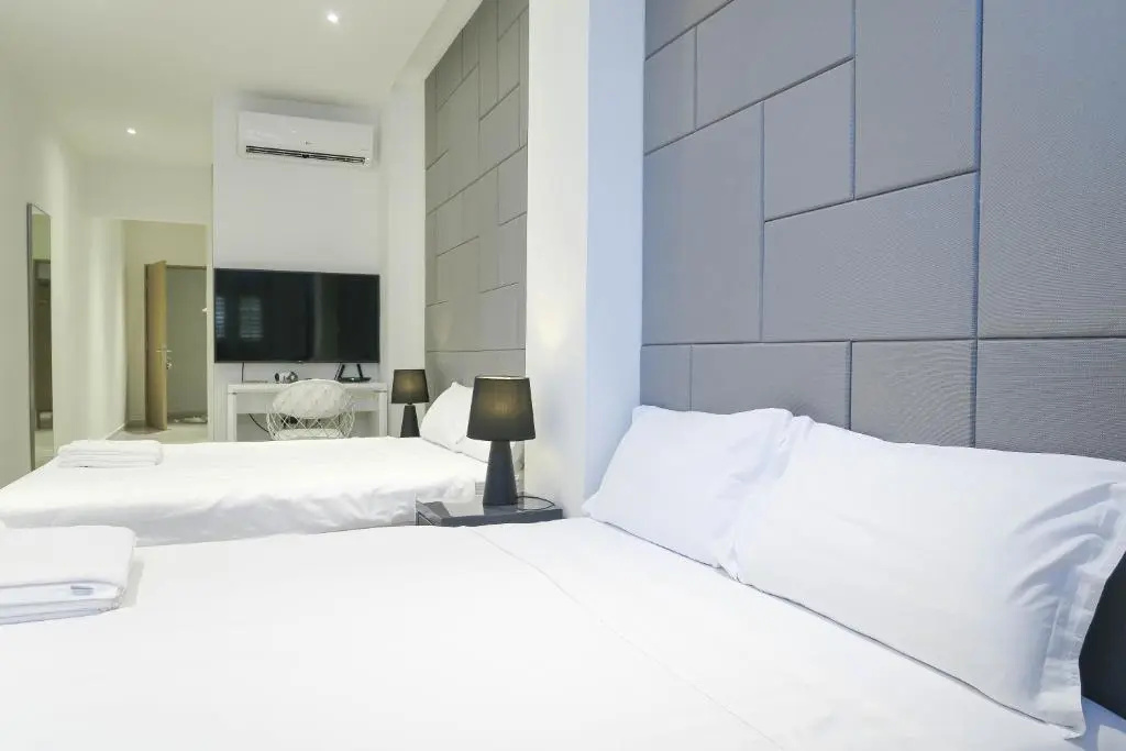 Comfy Studio 3 by ReCharge