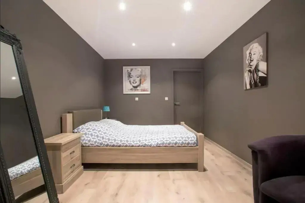 Economy room