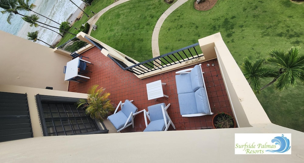 Prime 2 Bedroom Beachfront Penthouse w Sofa Bed and Open Terrace Cb250