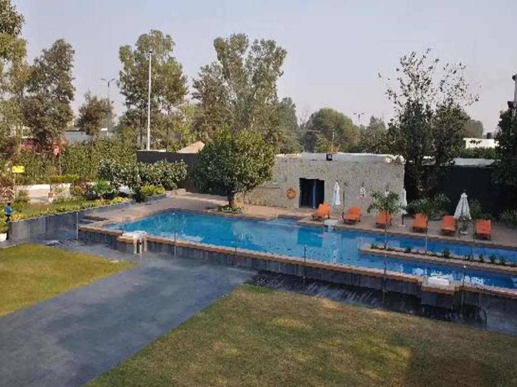 Pool