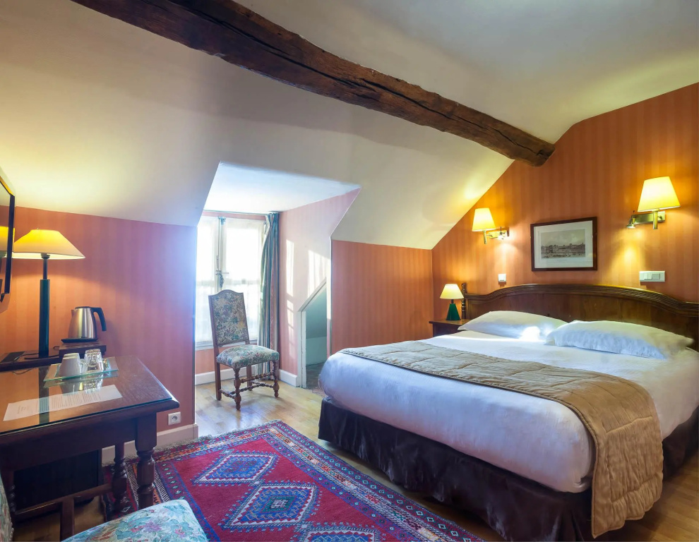 Superior Double room (full double bed)