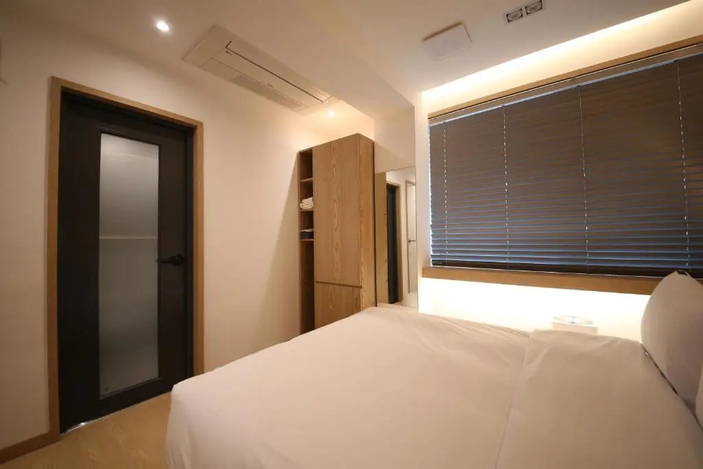 Standard Double room (full double bed)