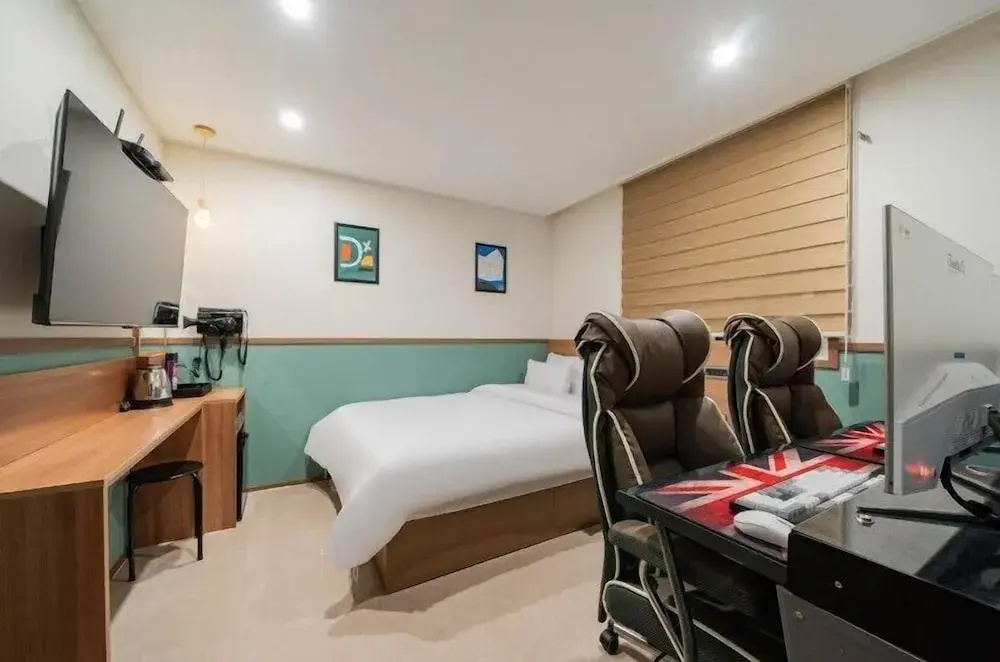 Hotel photo 12