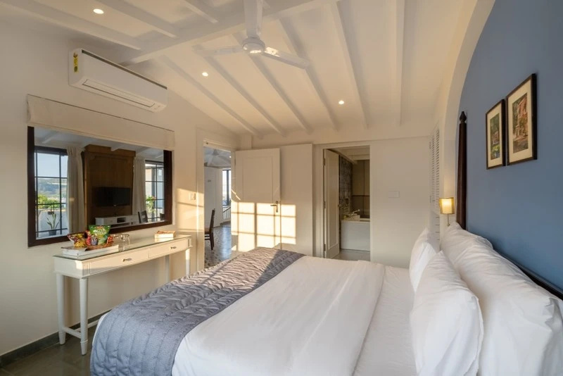 Double Suite (full double bed)