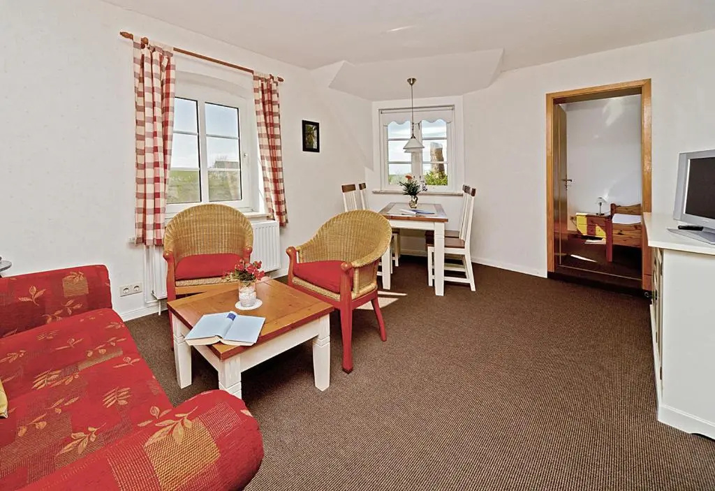 2 Bedrooms Apartment