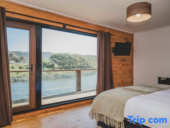 Standard room with river view