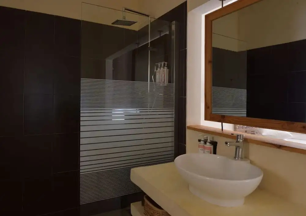 Standard Double room with balcony (full double bed)