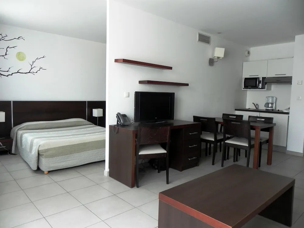 Standard Double Apartment (full double bed)