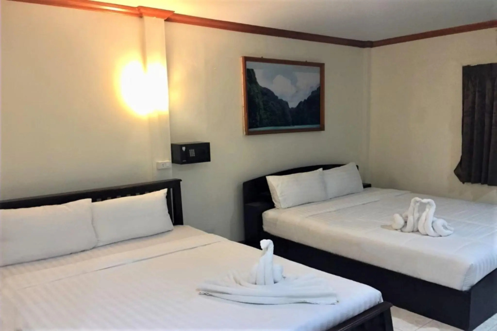 Deluxe Quadruple room