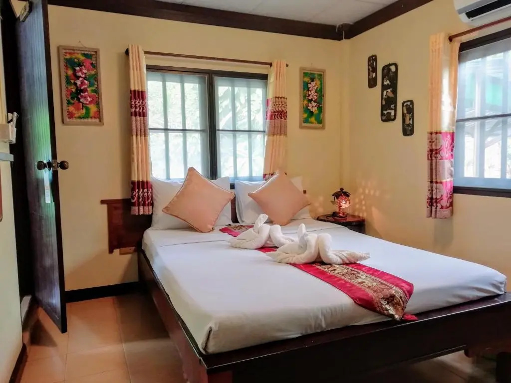 Standard Double room with pool view (full double bed)