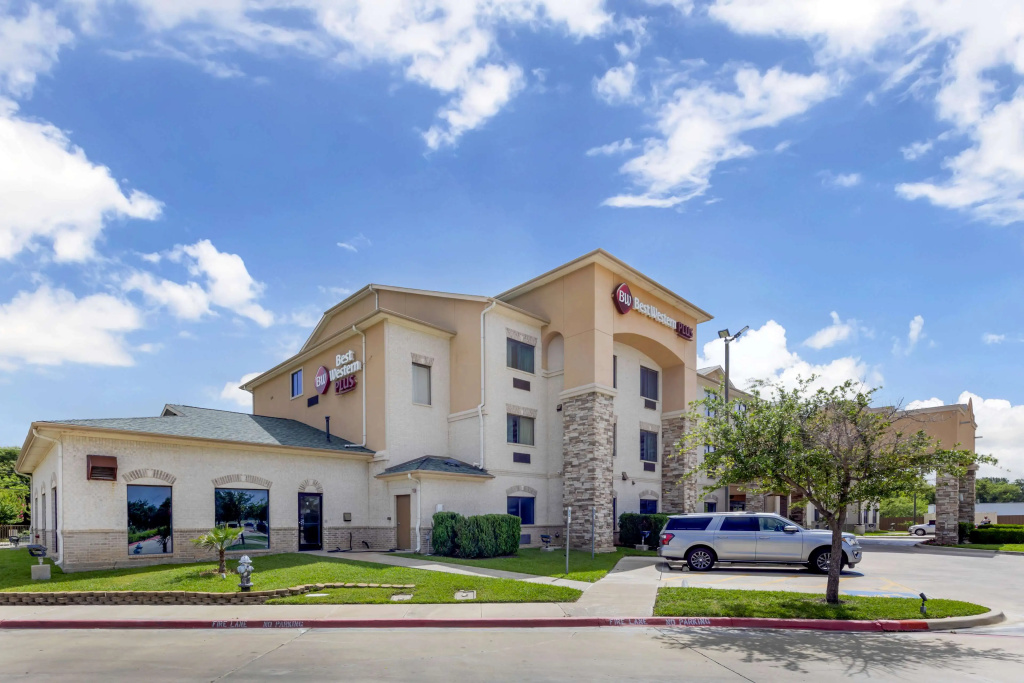Best Western Plus Burleson Inn & Suites