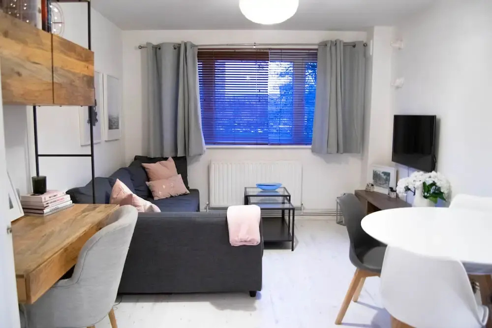 Beautiful Battersea Flat - 4 Guests