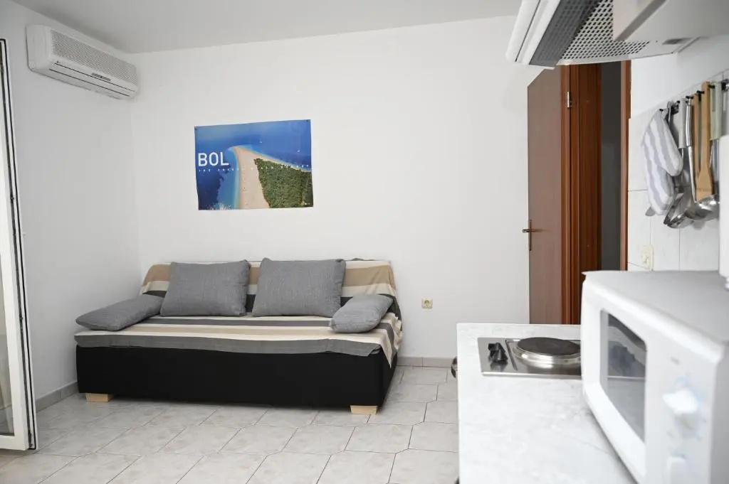 Apartments "sea view" Miki & Ivana