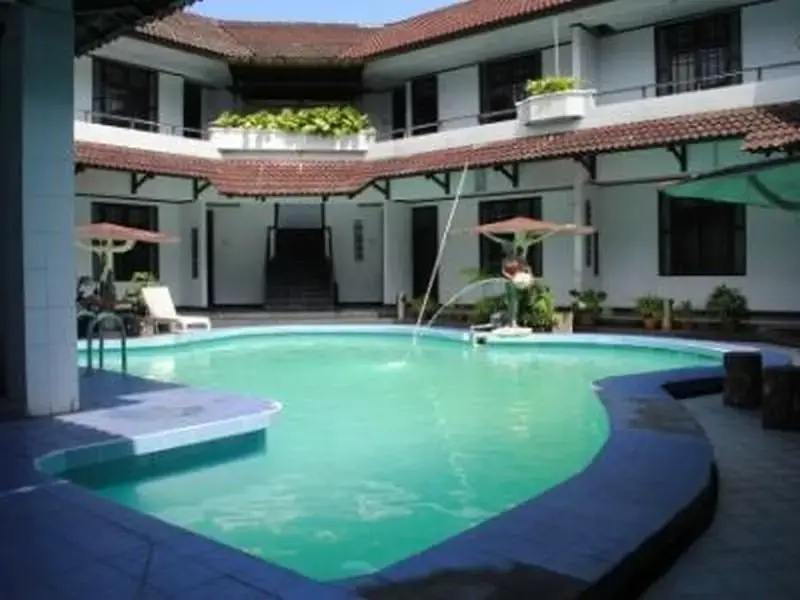 Arumbai Hotel — фото