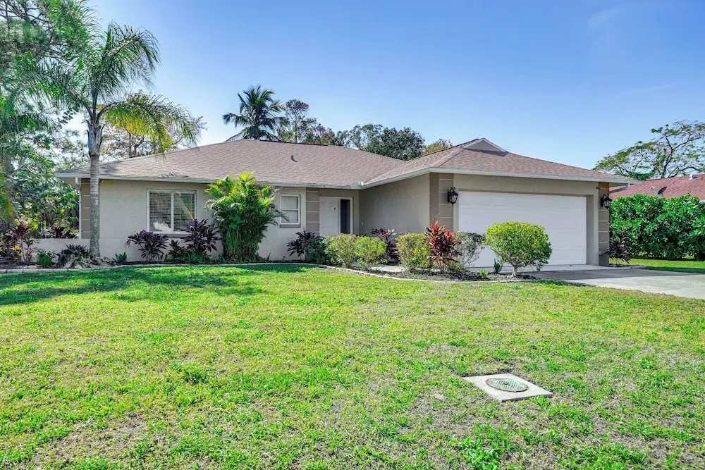 Hot Tub & Outdoor Pool: Bonita Springs Getaway!