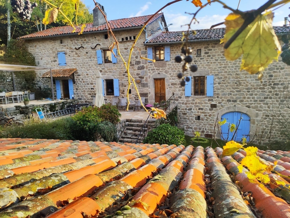 Beautifully Restored House on a Large Property With a Private Swimming Pool