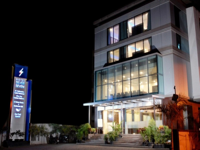 Hotel Silver Seven