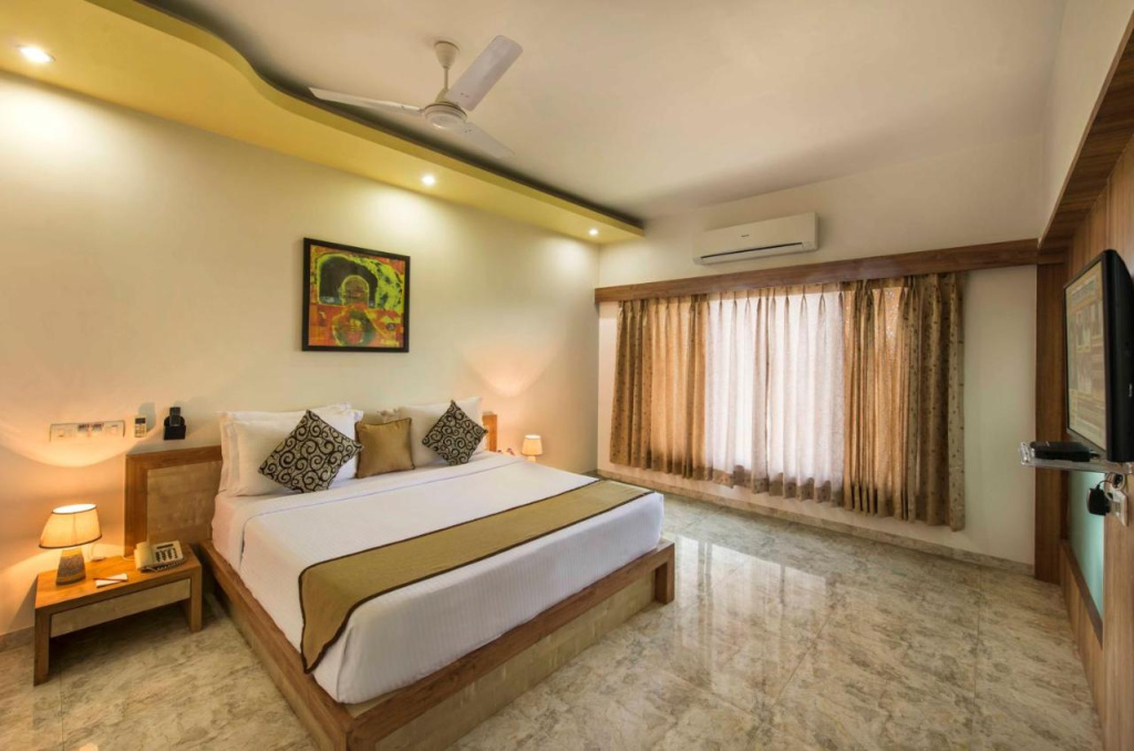 Hotel photo 12