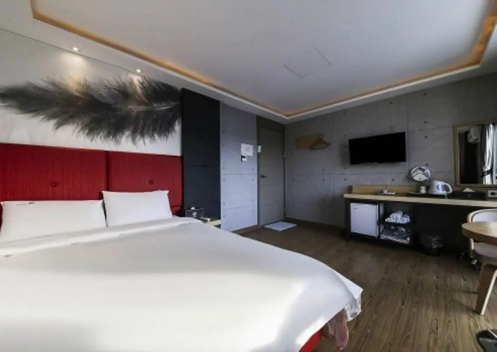 Standard Double room (full double bed)