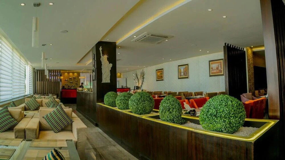 5th Avenue Hotel — фото 2