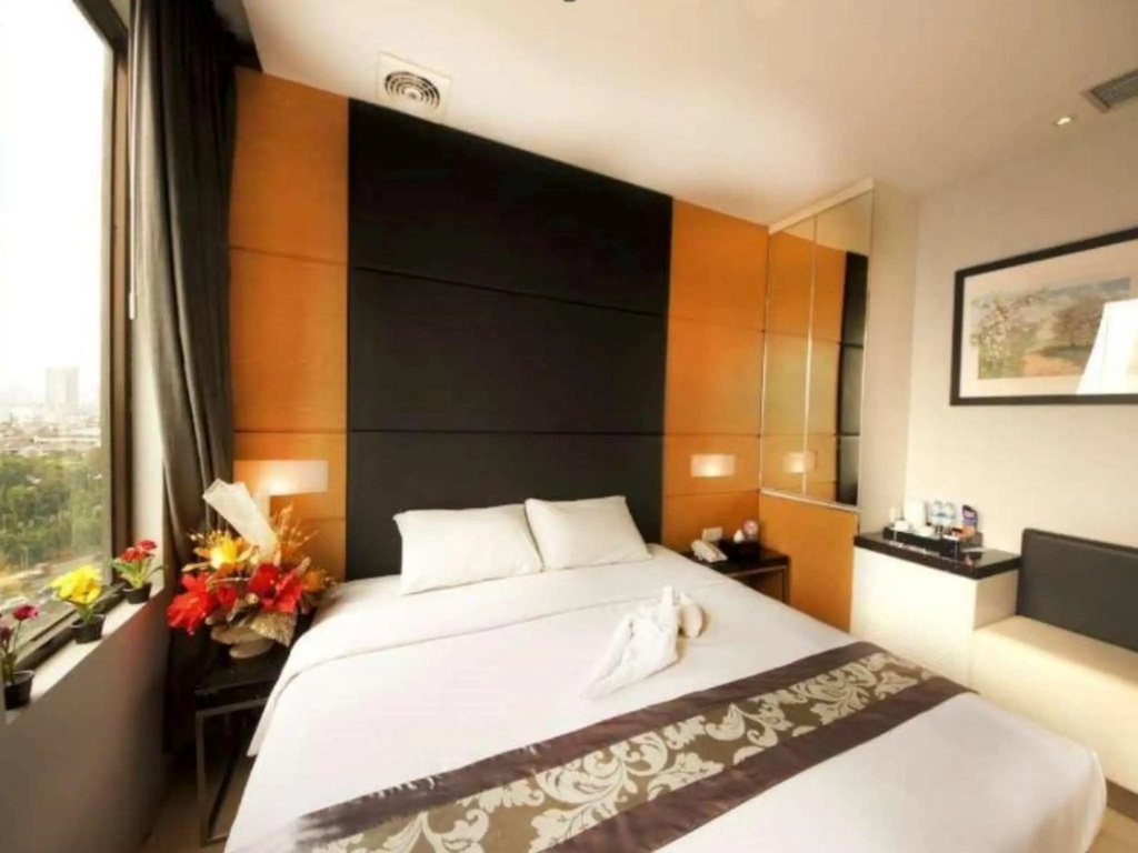 B Fashion Hotel Room Type - Deluxe King Bed