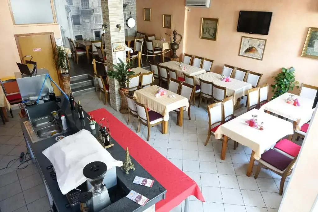 Economy room