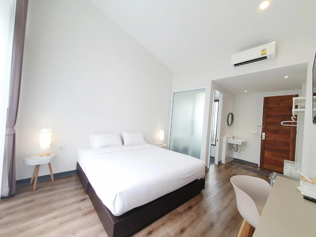Standard Double room (full double bed)